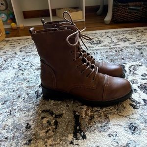Universal Thread Lace Up Fall Boots